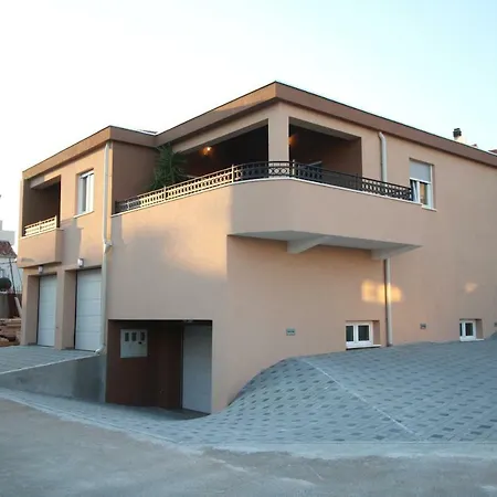 Будинок відпочинку Lux Haus Трогір