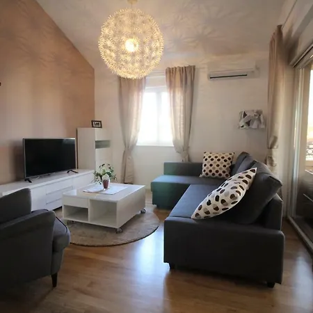 Lux Haus * Трогір