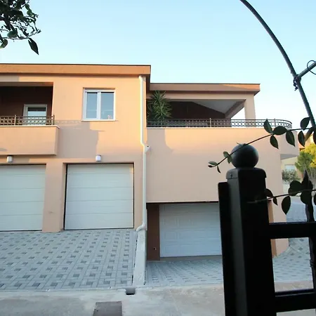Lux Haus
